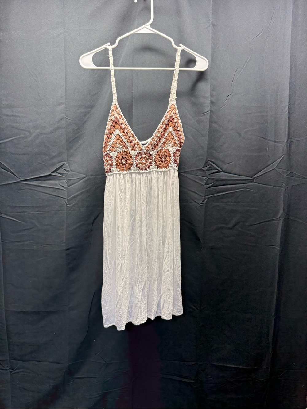 Crochet Bodice V-Neck Sundress in Cream and Rust sz L (C1F)